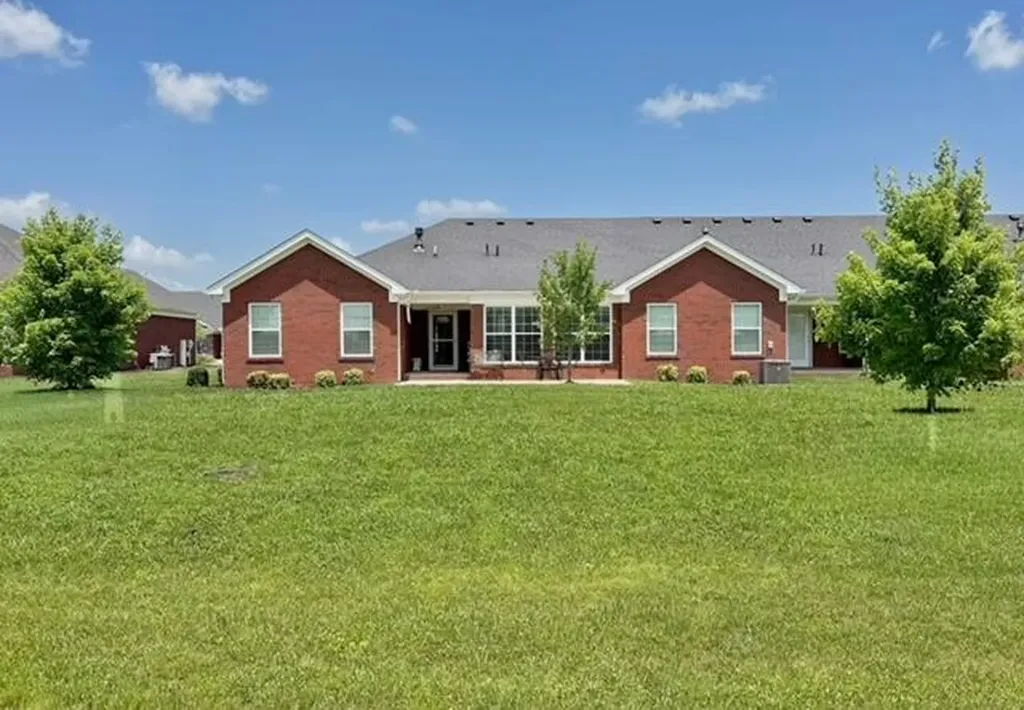 107 Riggs Boulevard Bardstown KY 40004