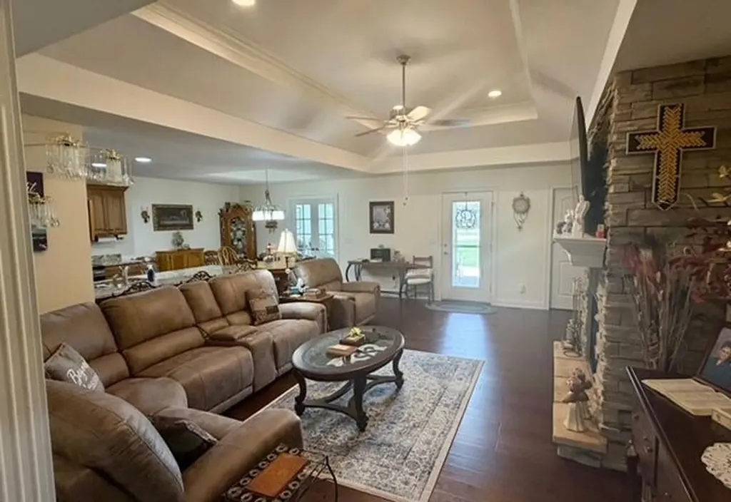 107 Riggs Boulevard Bardstown KY 40004
