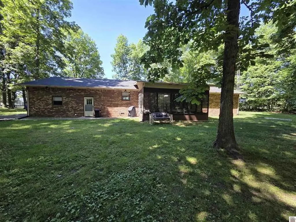 142 Hancock Lane Benton KY 42025