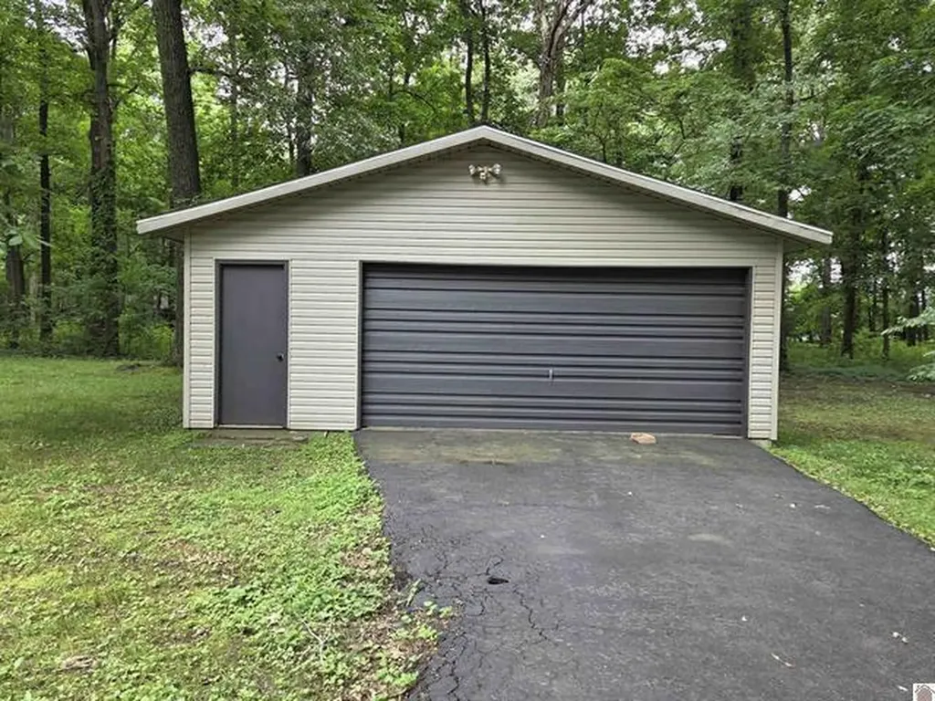 142 Hancock Lane Benton KY 42025