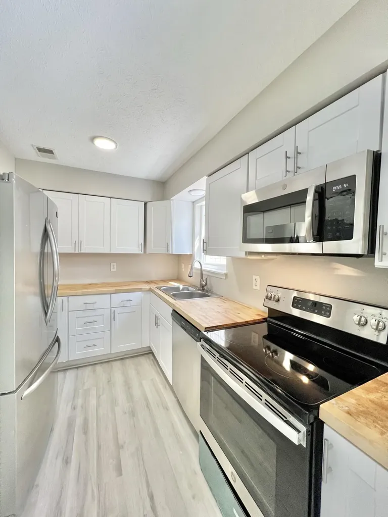 1362 Dix Drive Lexington KY 40517