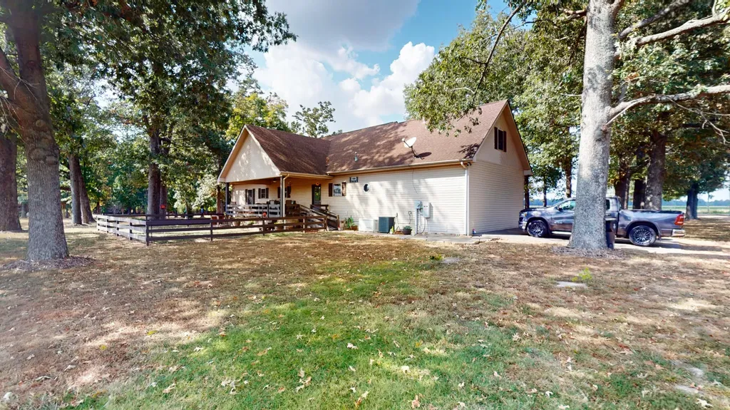 1239 Caldwell Road Murray KY 42071