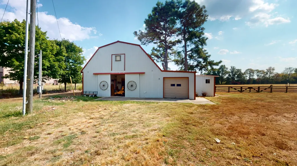 1239 Caldwell Road Murray KY 42071