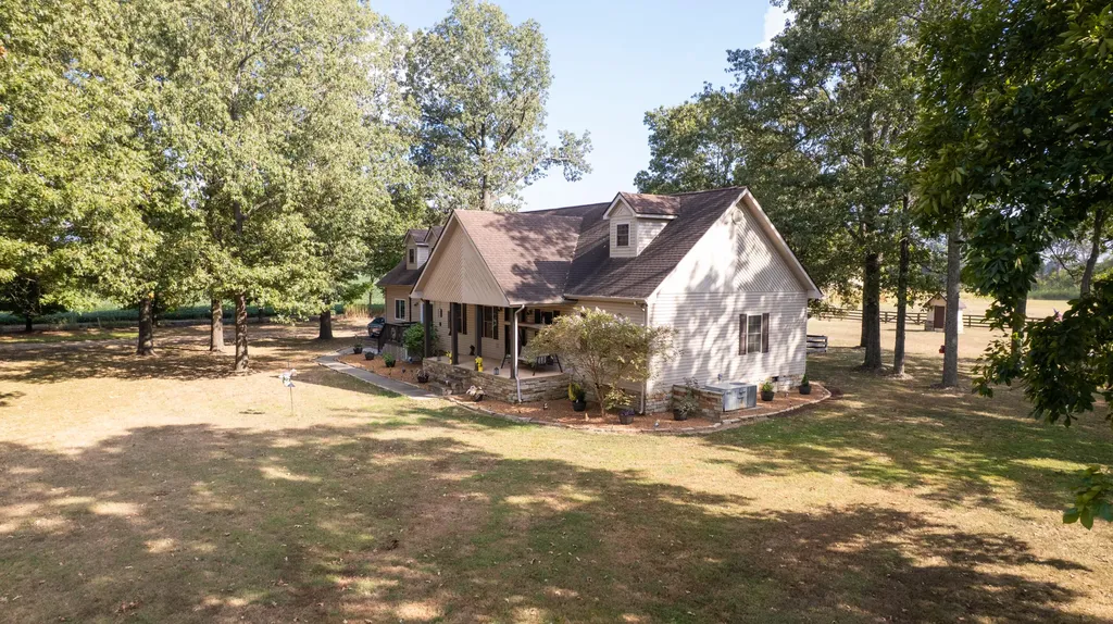 1239 Caldwell Road Murray KY 42071