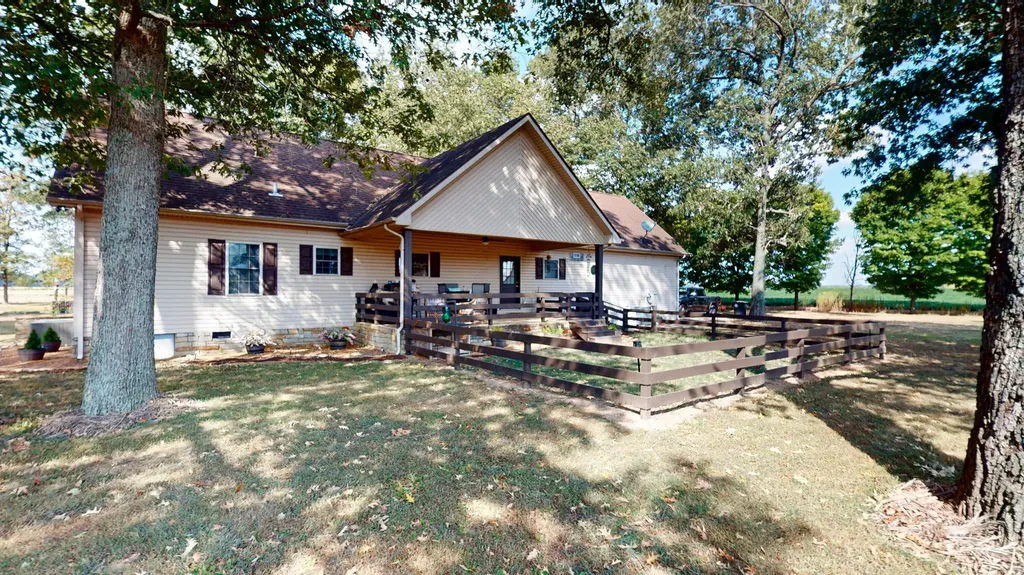 1239 Caldwell Road Murray KY 42071