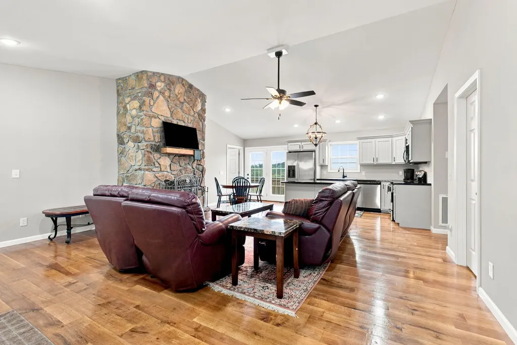 14240 Highway 2004 Mckee KY 40447