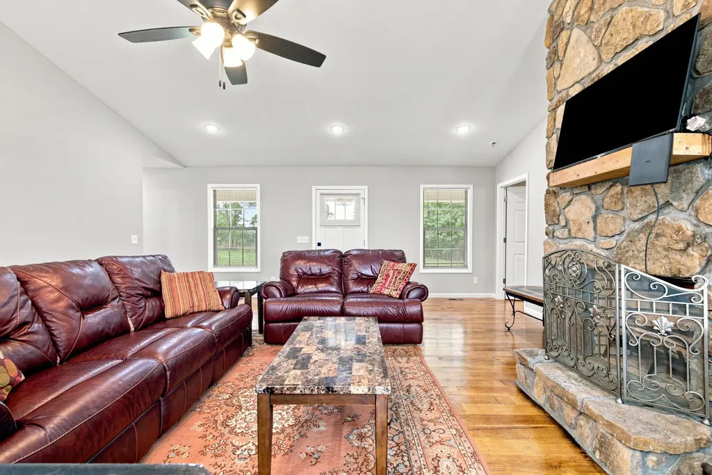 14240 Highway 2004 Mckee KY 40447