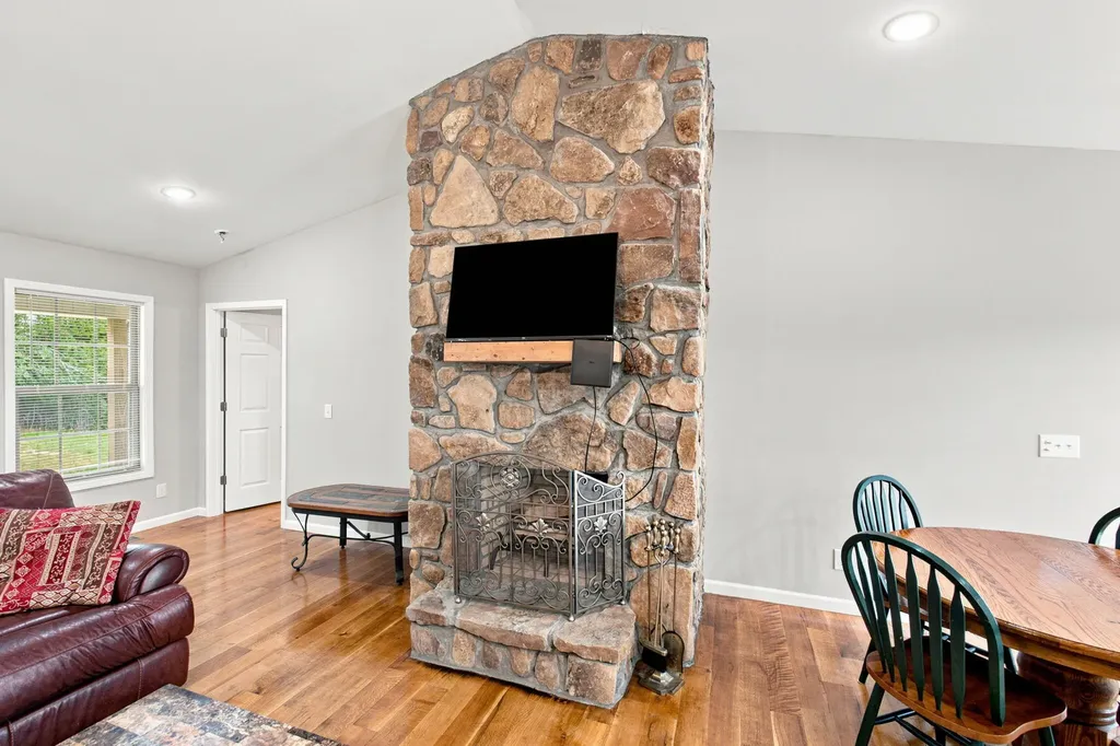 14240 Highway 2004 Mckee KY 40447