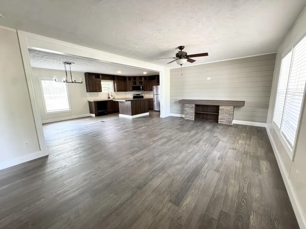 5783 Slate Lick Road London KY 40741