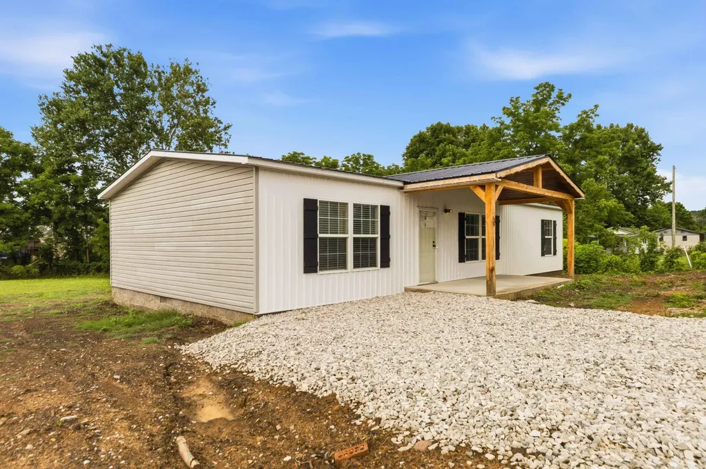 5783 Slate Lick Road London KY 40741