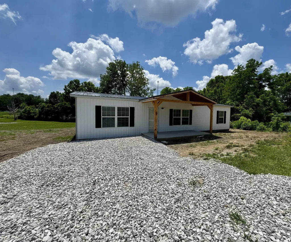 5783 Slate Lick Road London KY 40741