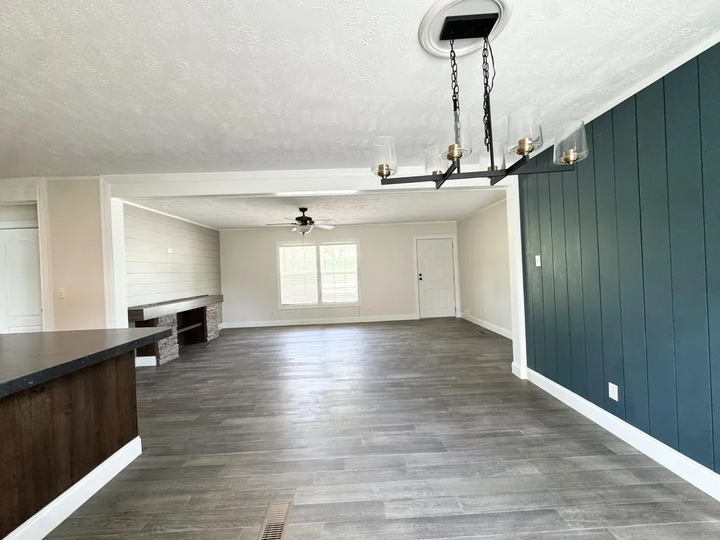 5783 Slate Lick Road London KY 40741
