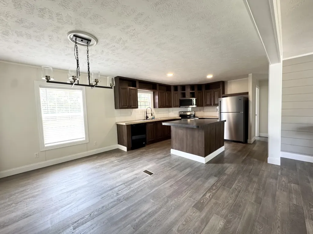 5783 Slate Lick Road London KY 40741
