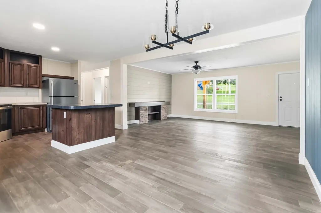 5783 Slate Lick Road London KY 40741