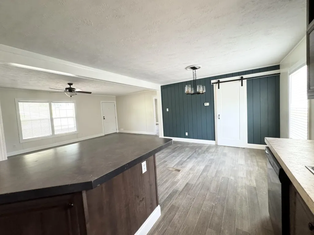 5783 Slate Lick Road London KY 40741