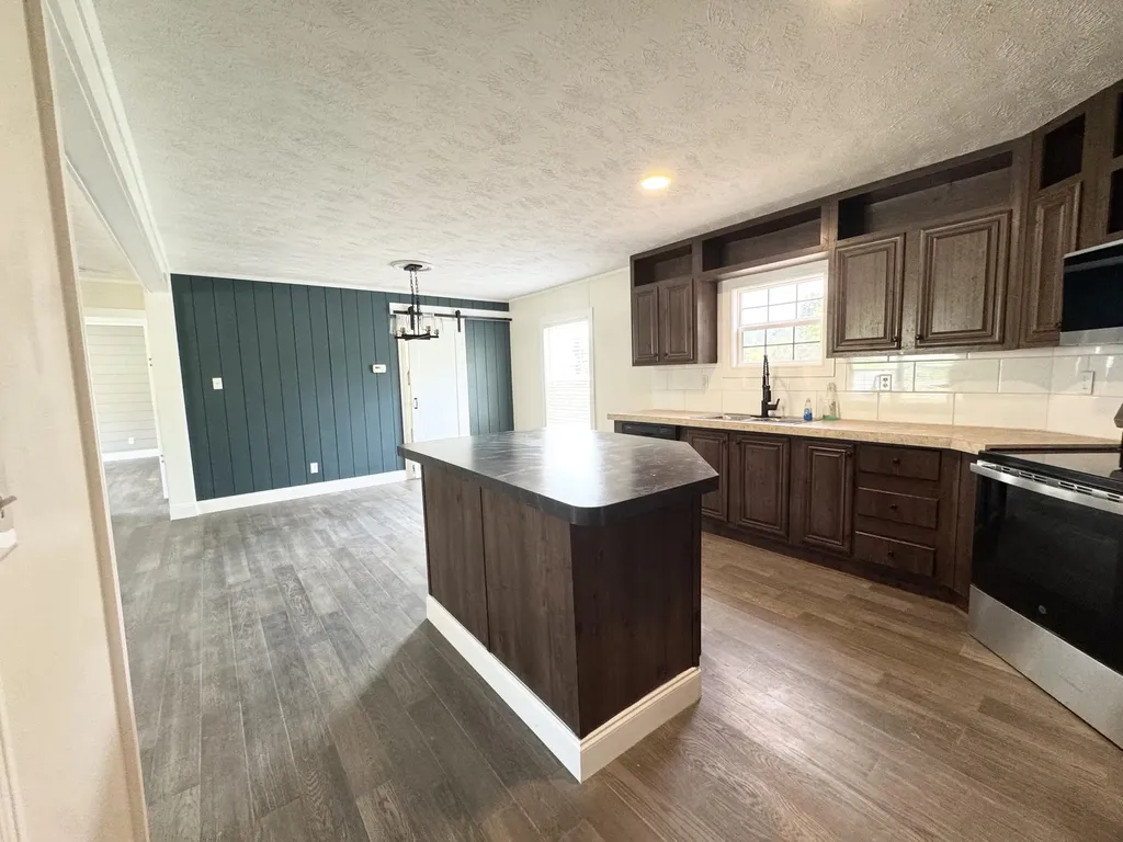 5783 Slate Lick Road London KY 40741