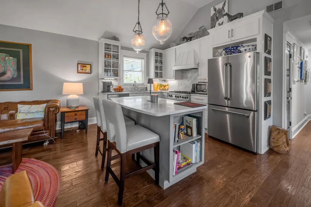 250 N Winter Street Midway KY 40347