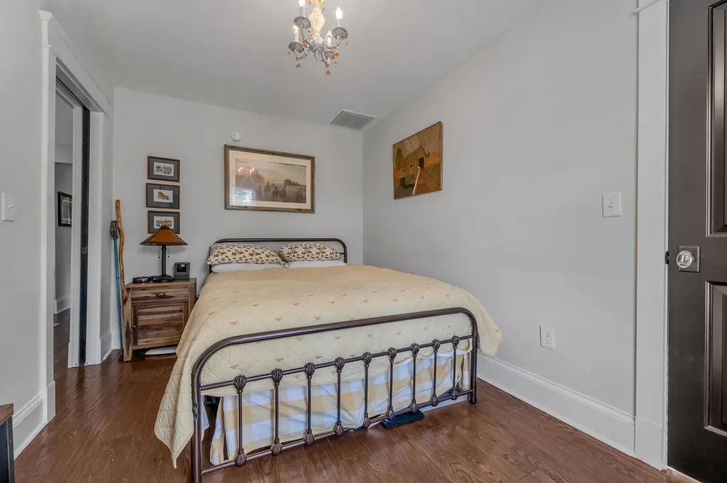 250 N Winter Street Midway KY 40347