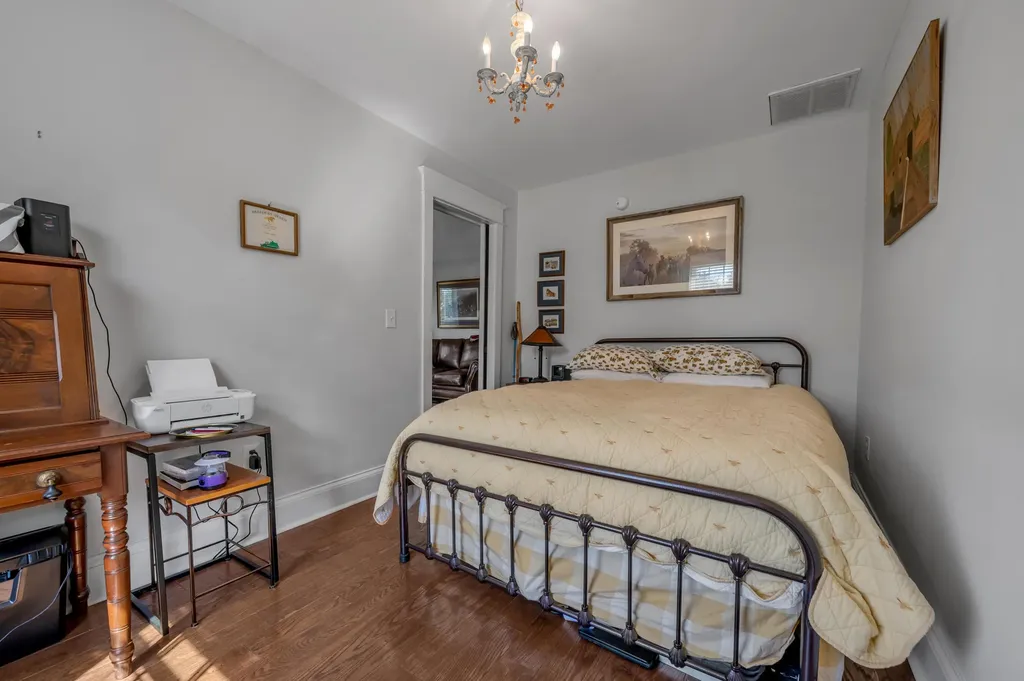 250 N Winter Street Midway KY 40347