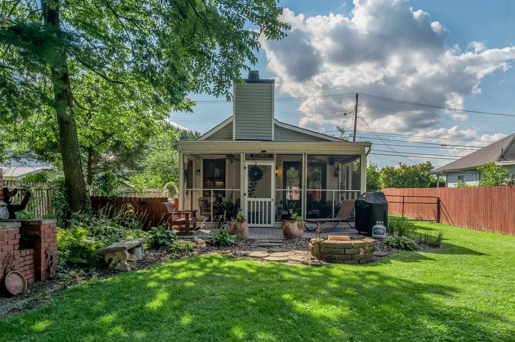 250 N Winter Street Midway KY 40347