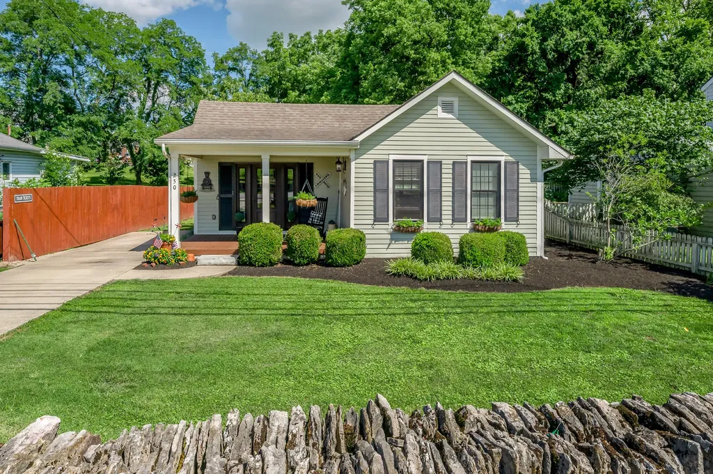 250 N Winter Street Midway KY 40347