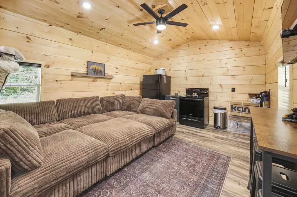 4 Lacy Lane Campton KY 41301