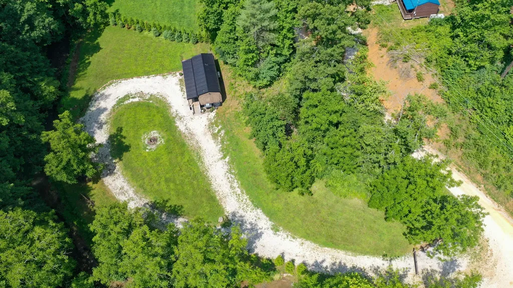 4 Lacy Lane Campton KY 41301