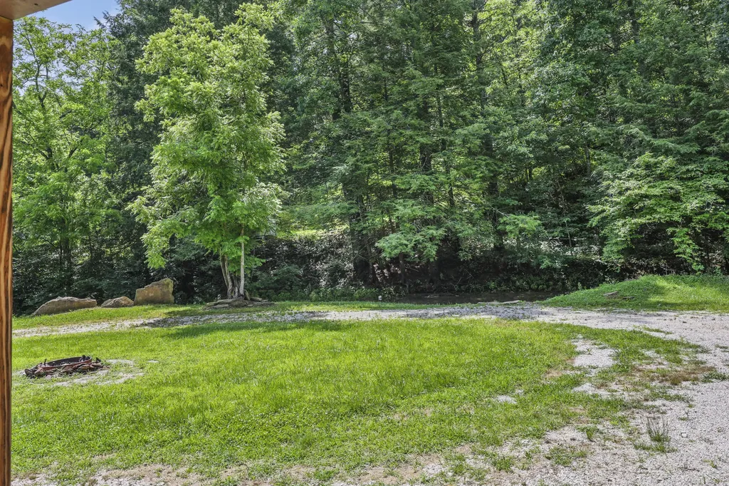 4 Lacy Lane Campton KY 41301