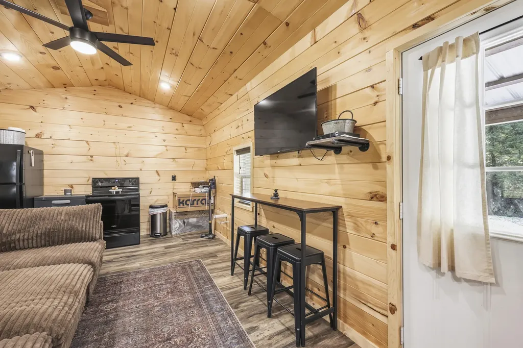 4 Lacy Lane Campton KY 41301