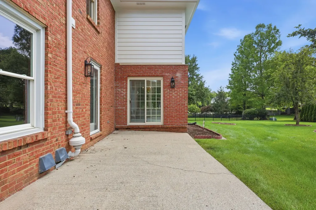 852 Glen Abbey Circle Lexington KY 40509