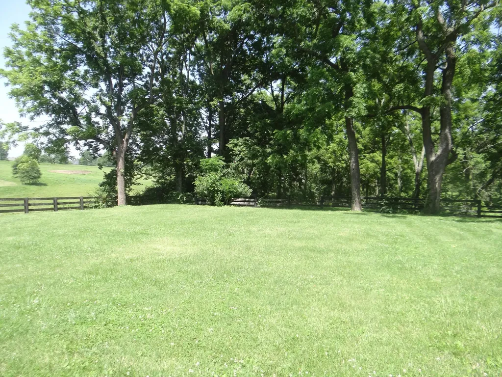 1116 Duckers Road Midway KY 40347