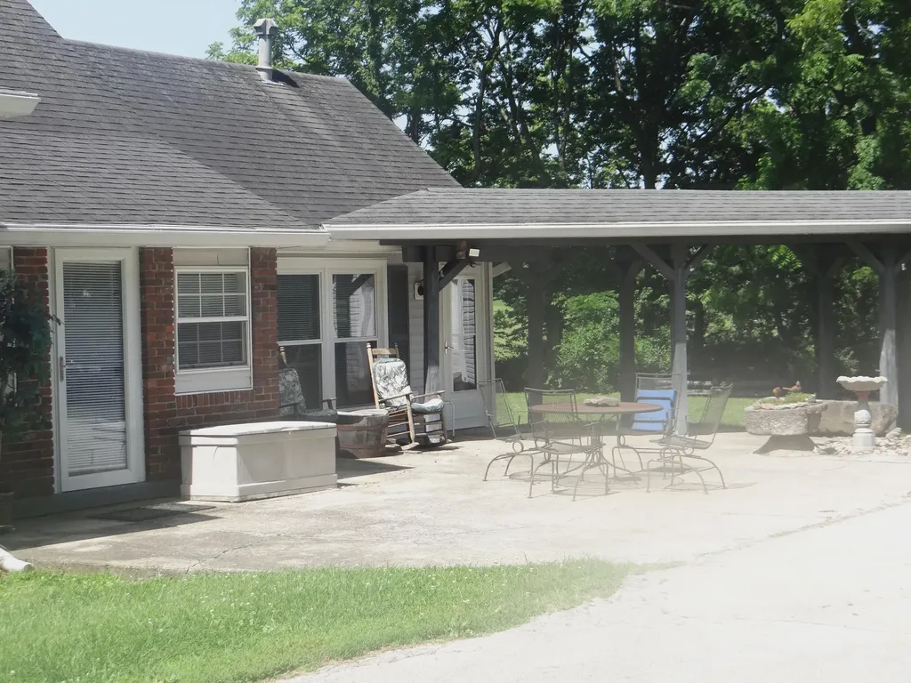 1116 Duckers Road Midway KY 40347