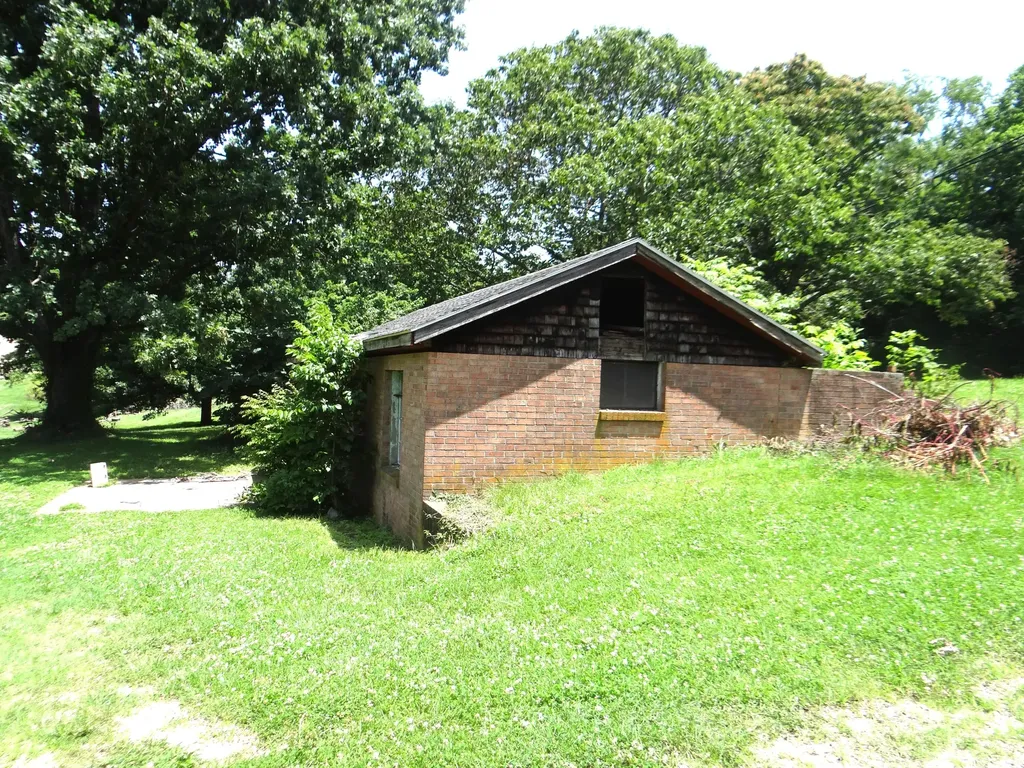 1116 Duckers Road Midway KY 40347