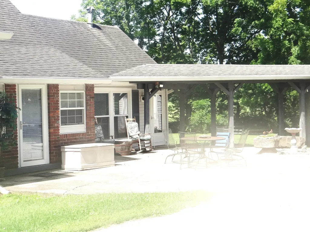 1116 Duckers Road Midway KY 40347