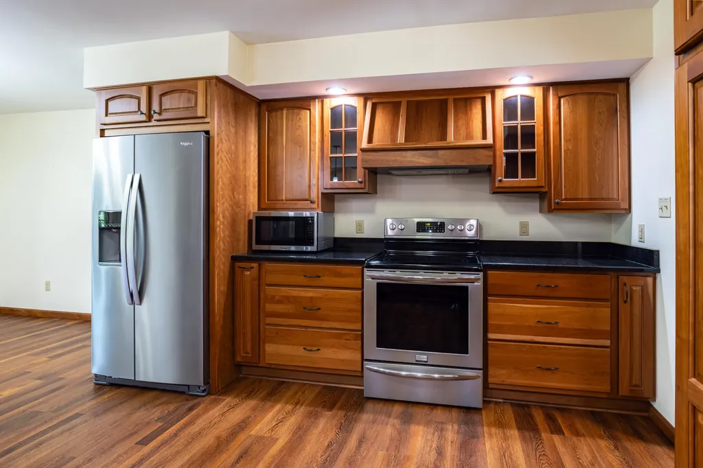 1091 Deepwood Drive Murray KY 42071