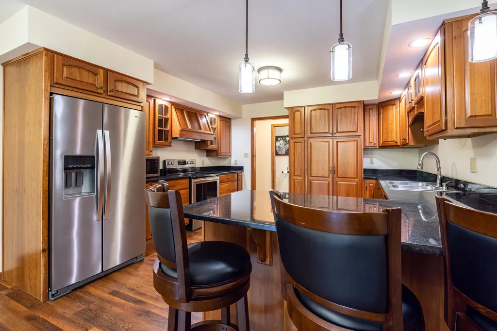1091 Deepwood Drive Murray KY 42071