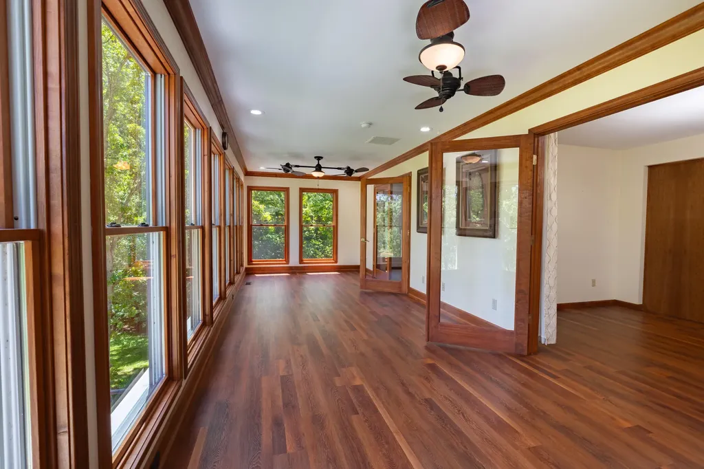 1091 Deepwood Drive Murray KY 42071