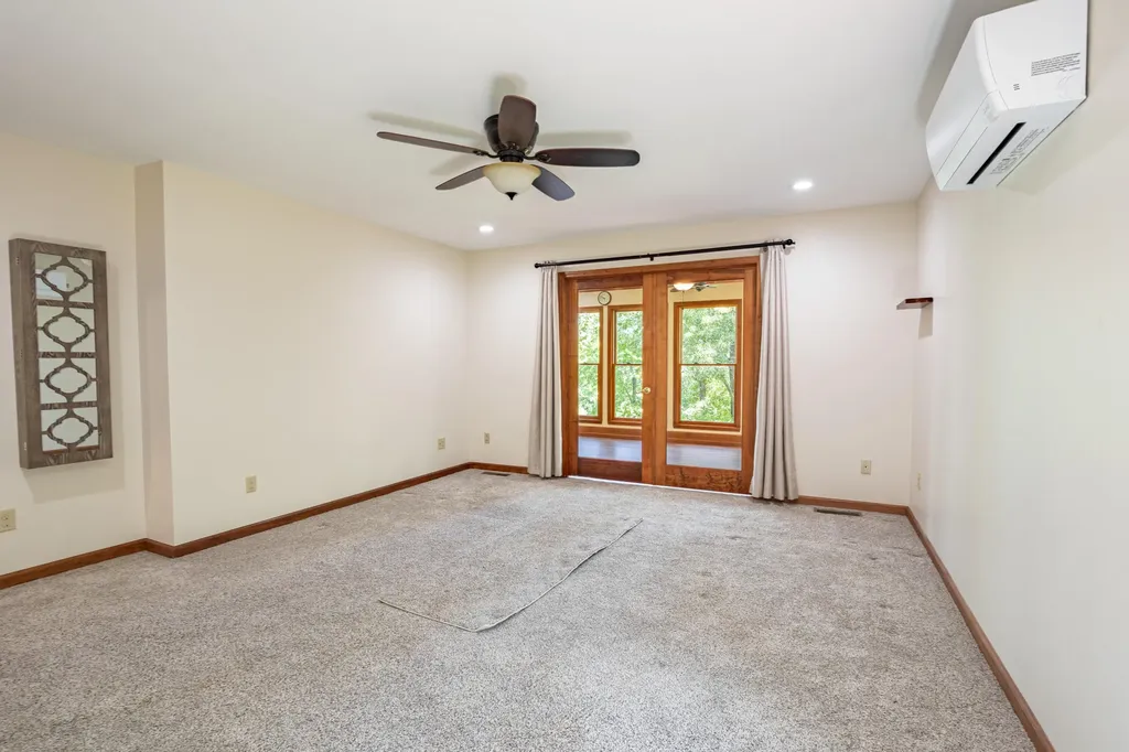 1091 Deepwood Drive Murray KY 42071