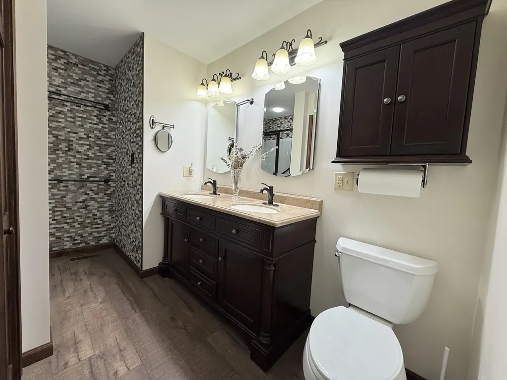1091 Deepwood Drive Murray KY 42071