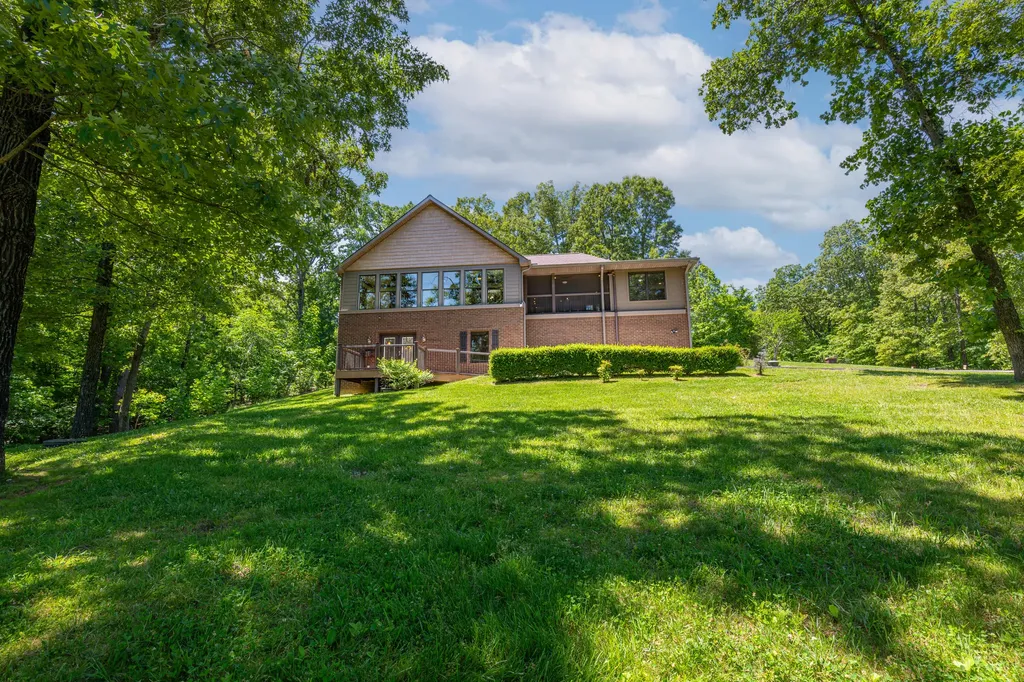 1091 Deepwood Drive Murray KY 42071