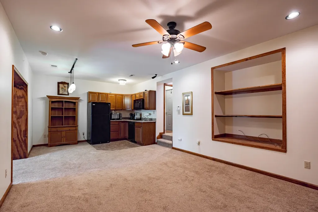 1091 Deepwood Drive Murray KY 42071