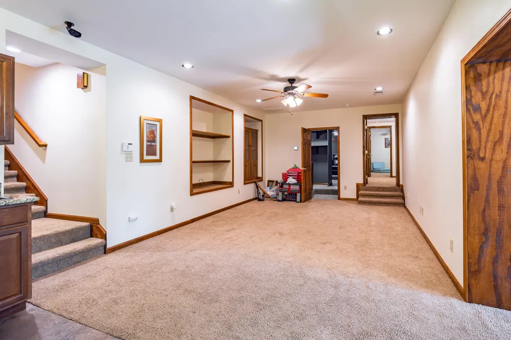 1091 Deepwood Drive Murray KY 42071