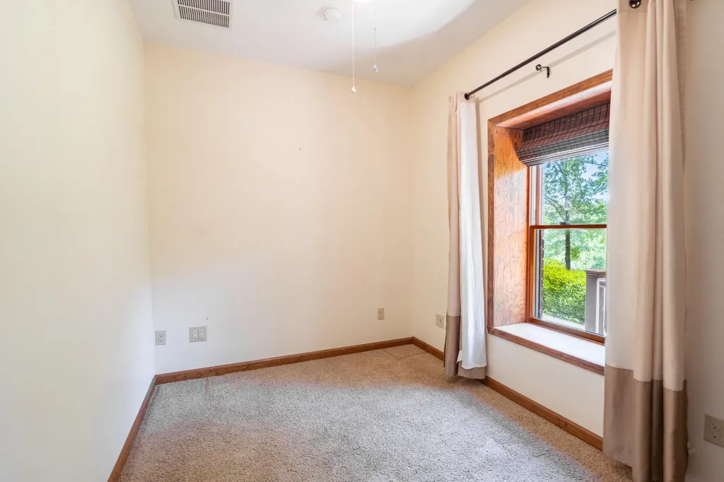 1091 Deepwood Drive Murray KY 42071