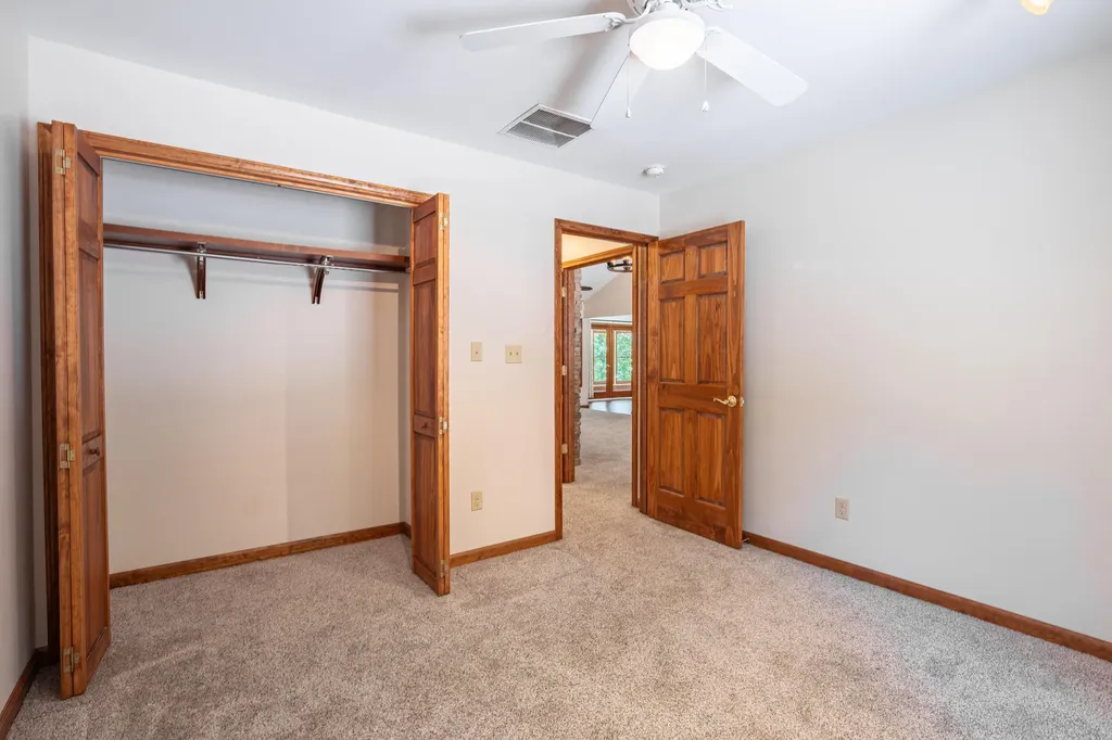 1091 Deepwood Drive Murray KY 42071