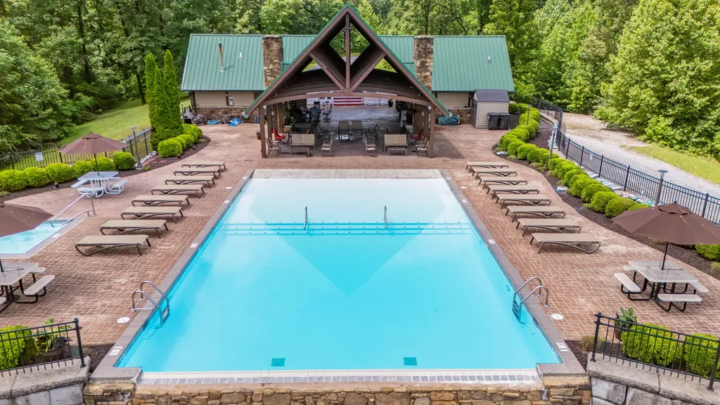 1091 Deepwood Drive Murray KY 42071