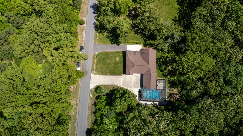 1091 Deepwood Drive Murray KY 42071