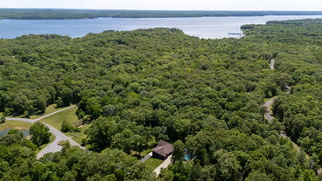 1091 Deepwood Drive Murray KY 42071