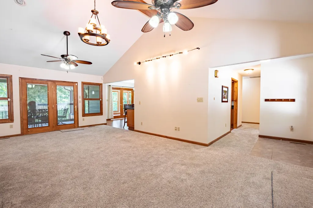1091 Deepwood Drive Murray KY 42071