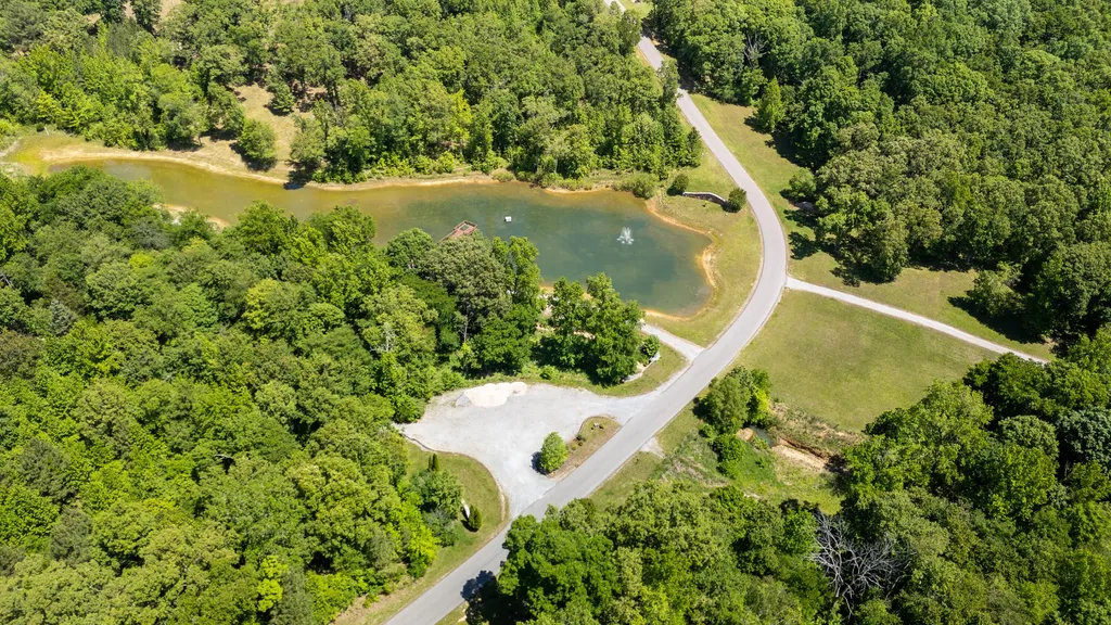 1091 Deepwood Drive Murray KY 42071