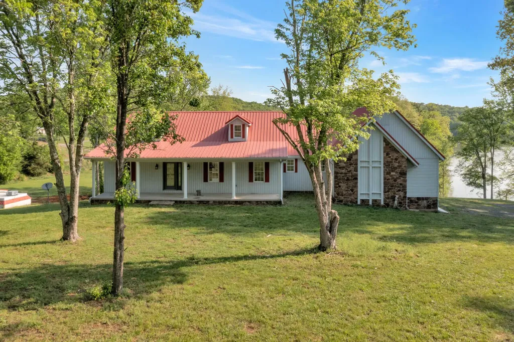 242 Woodruff Lane Cadiz KY 42211